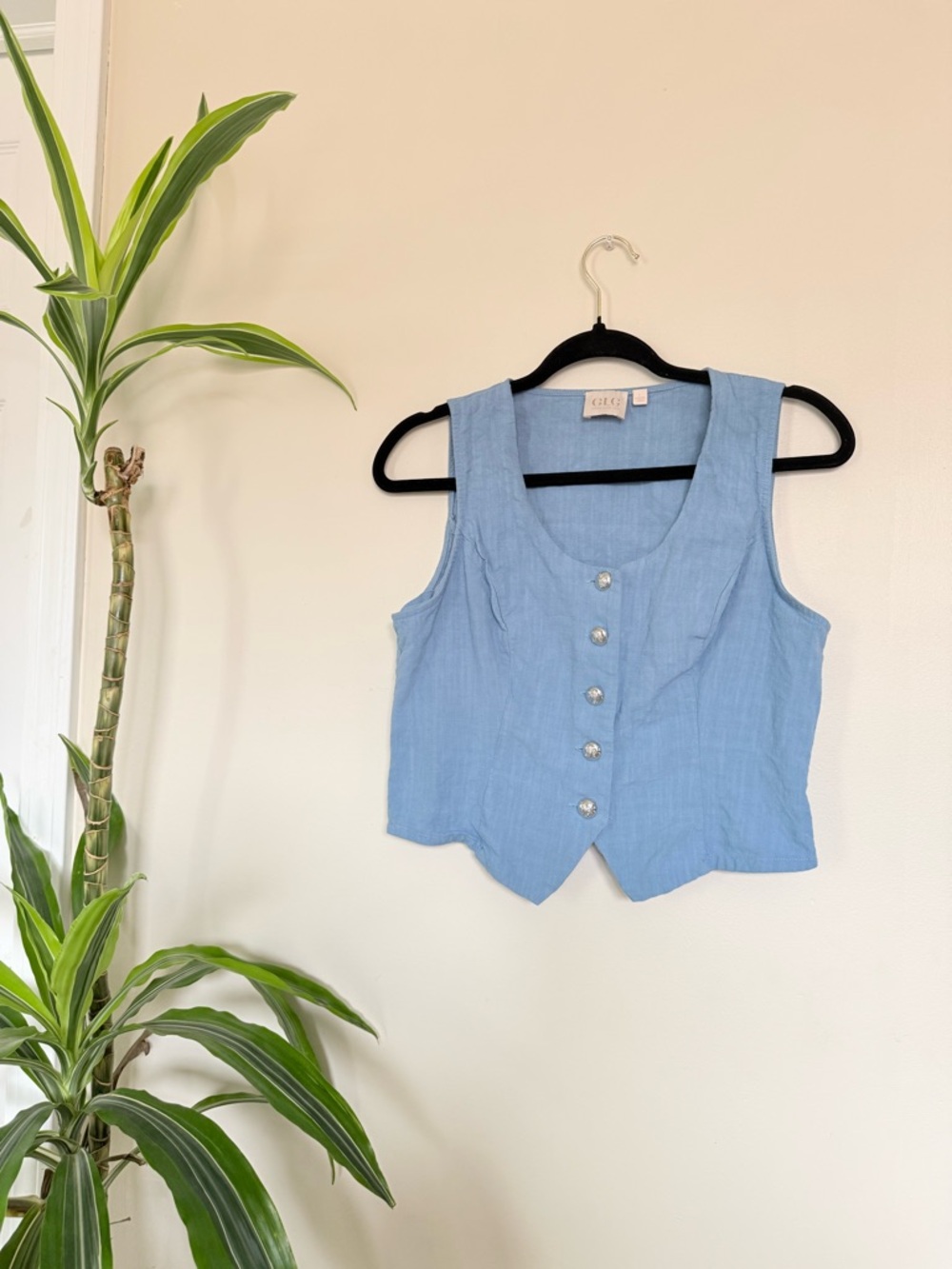 Good Luck Gem Light Blue Sleeveless Button-Front Linen-Blend Vest